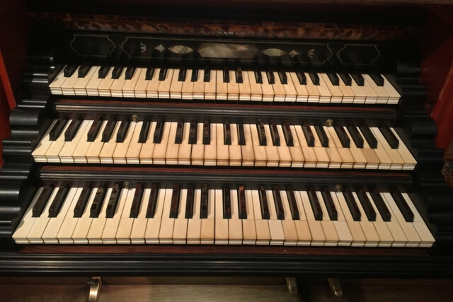 The Muller Organ - Keyboards