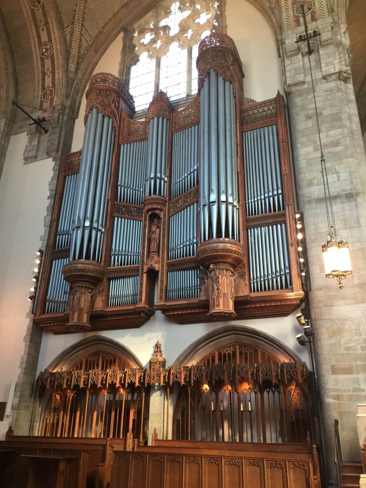 Choir organ case north wall