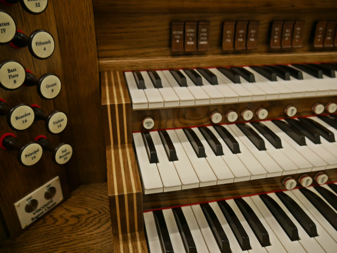 Regent Classic Organ - Key cheek detailing