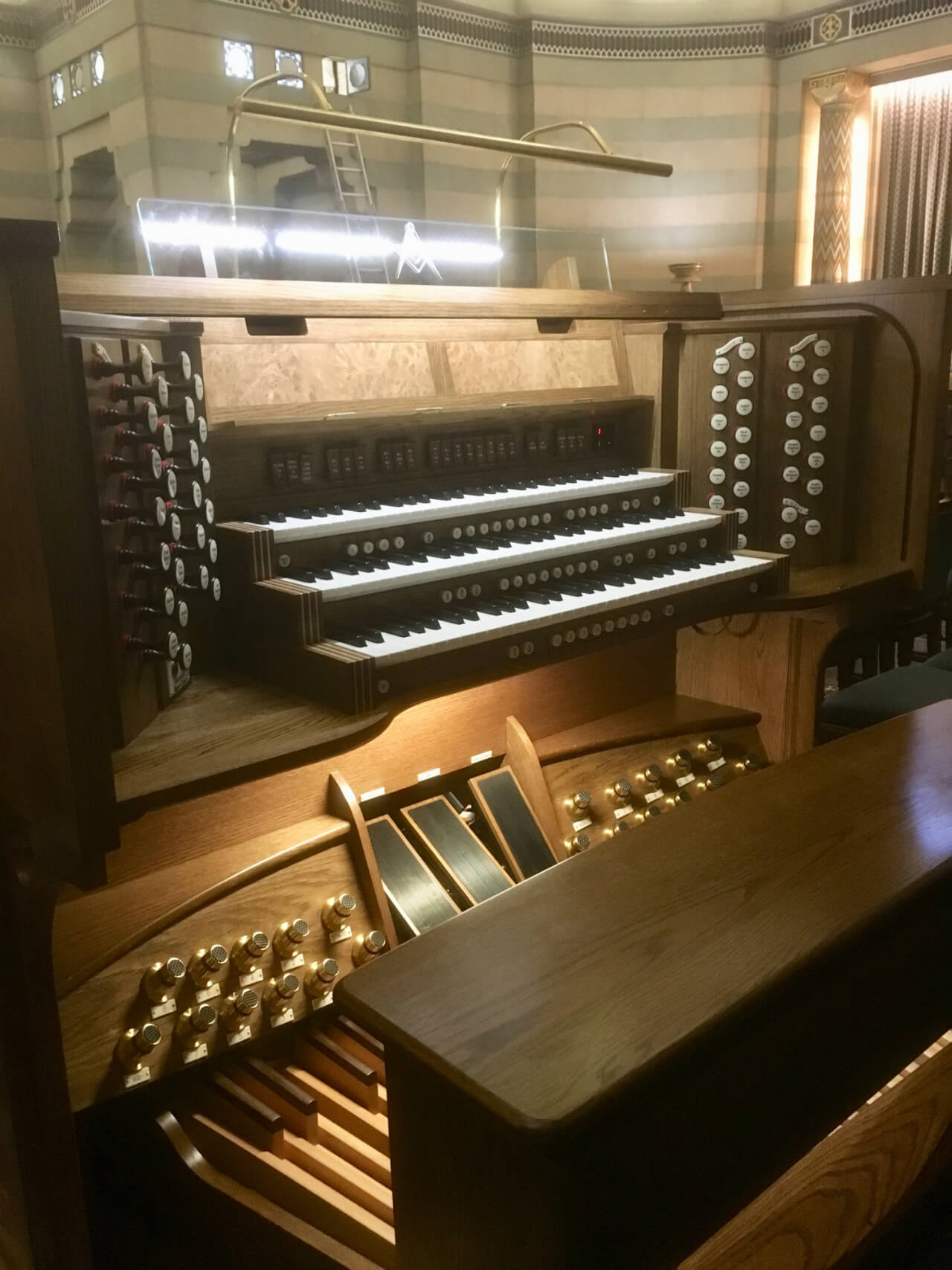 Regent Classic Organ - United Grand Lodge