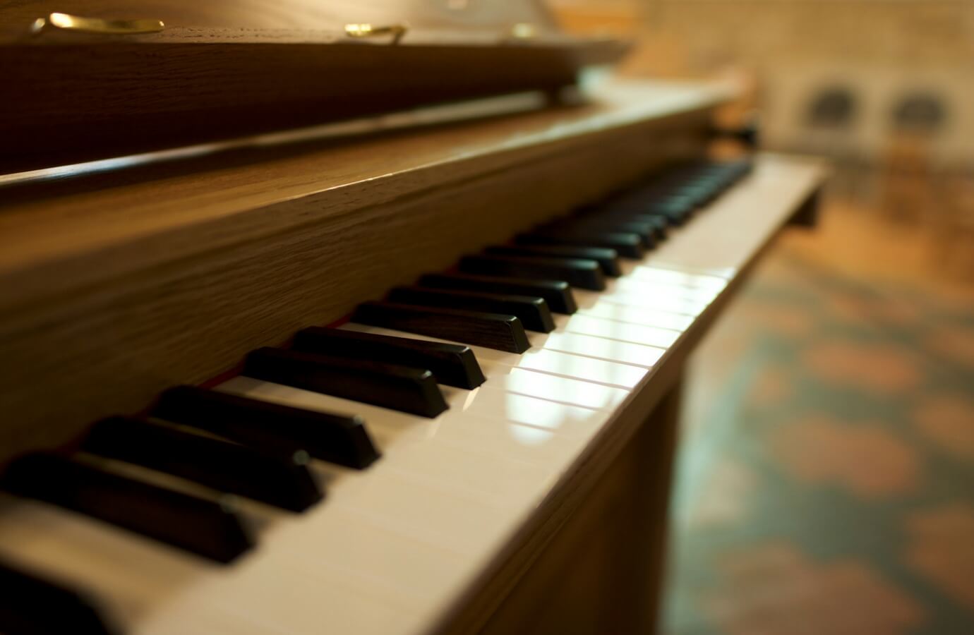 Regent Classic Continuo Box Organ – Keyboard Close Up