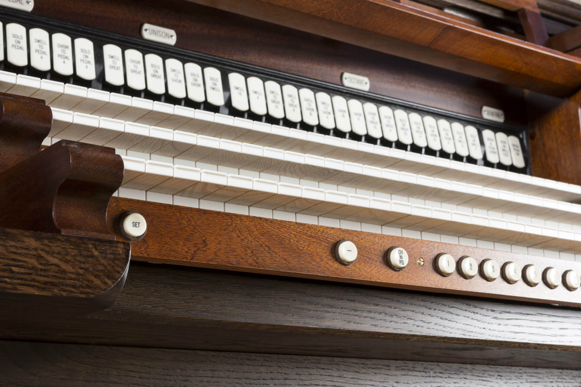 Skinner Style Organ – keys from below