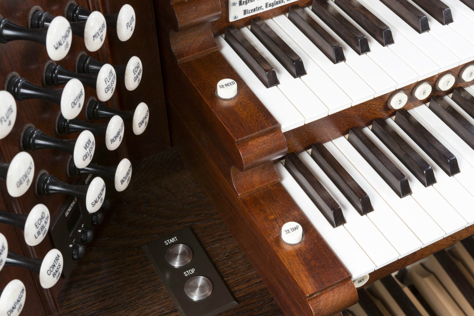 Skinner Style Organ – left hand side detail