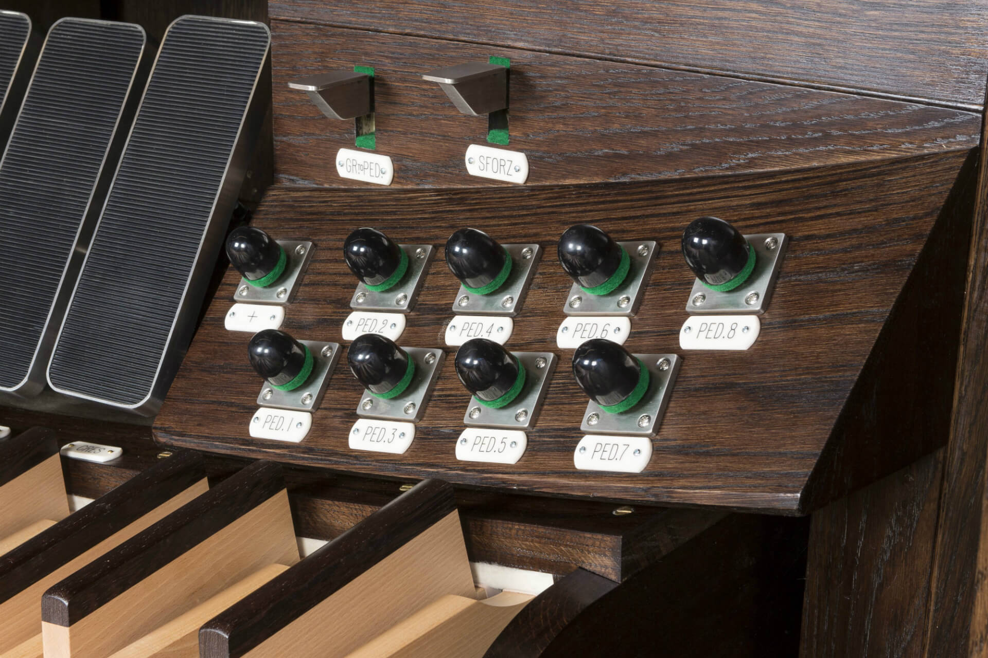 Skinner Style Organ – pedal board felts