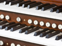 Skinner Style Organ – thumb pistons
