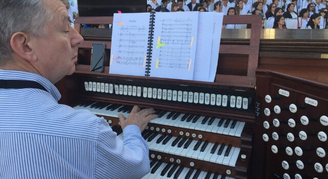 Paul Griffiths at Skinner Organ
