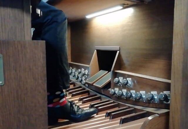 Hollins Trumpet Minuet on Regent Classic Organ