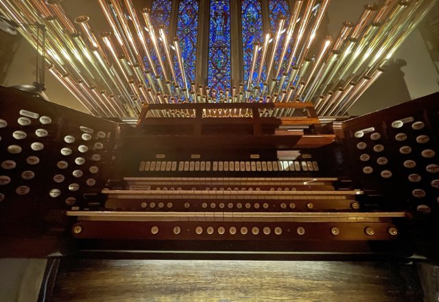 Skinner Organ Console in gallery