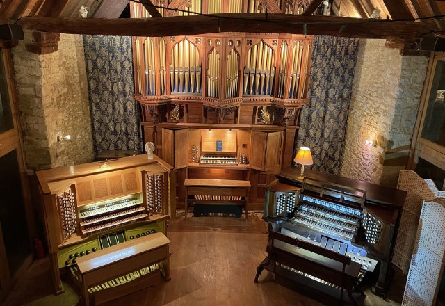 Regent Classic Organ on the left with friends in the barn.