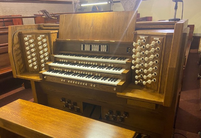 Organ Console St Mary's Mulberry Street side view